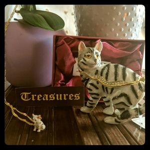 TREASURES Cat Enameled Hinged Box w Pendant